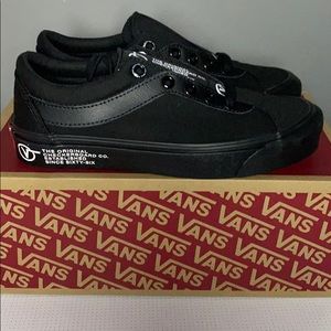 NWB Vans Size 6 Women’s/5 Men’s